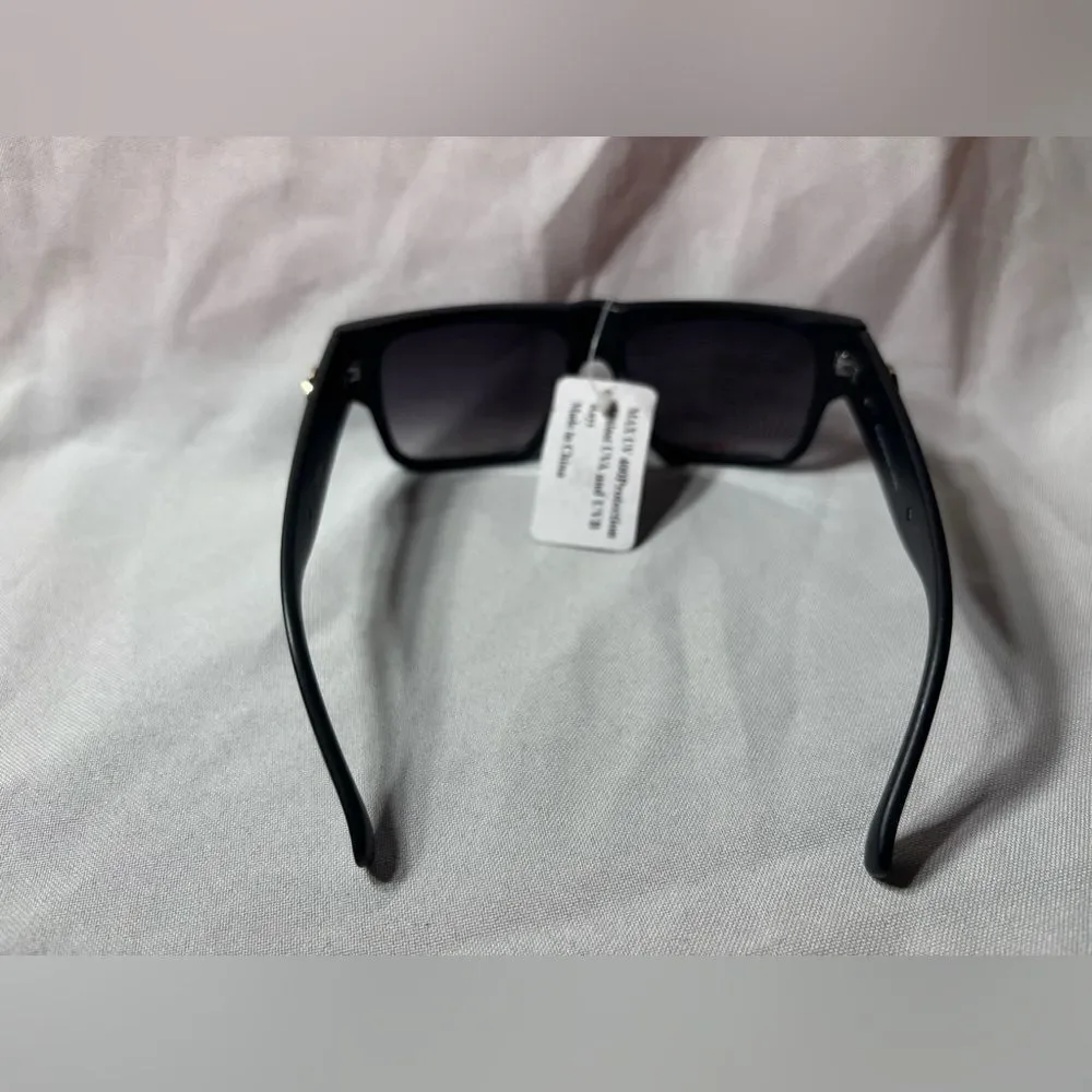 New Classic Hip Hop Rapper Gangster SUN GLASSES Black Frame Gold Medallion Dark